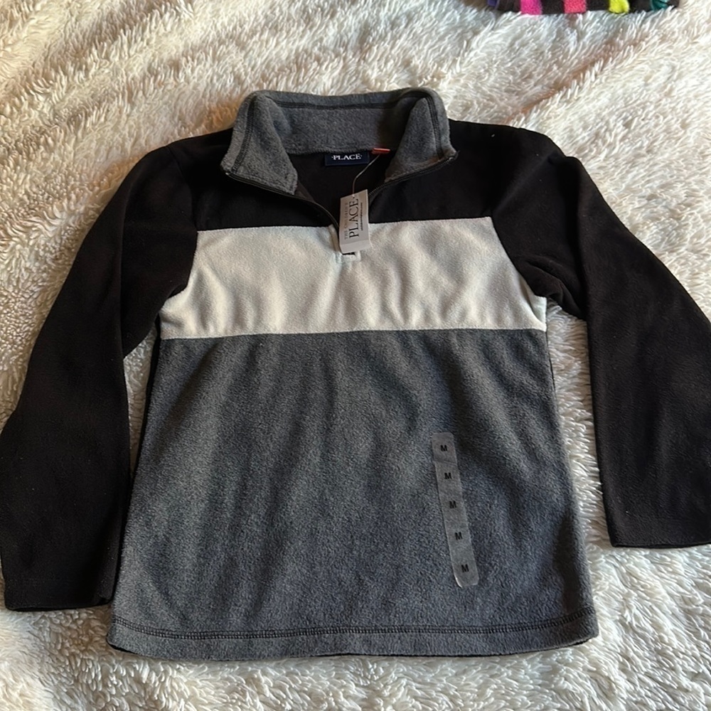 NWT boy long sleeves pull over for boy size M 7/8